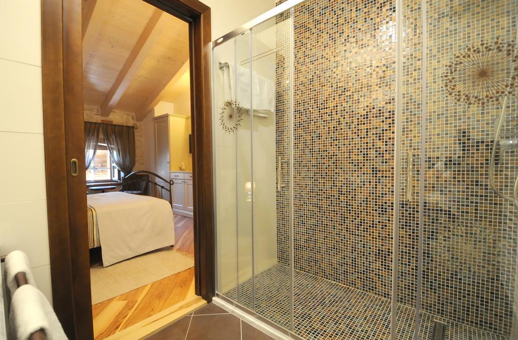 Bed & Breakfast Korta Gira Buici  Zimmer foto